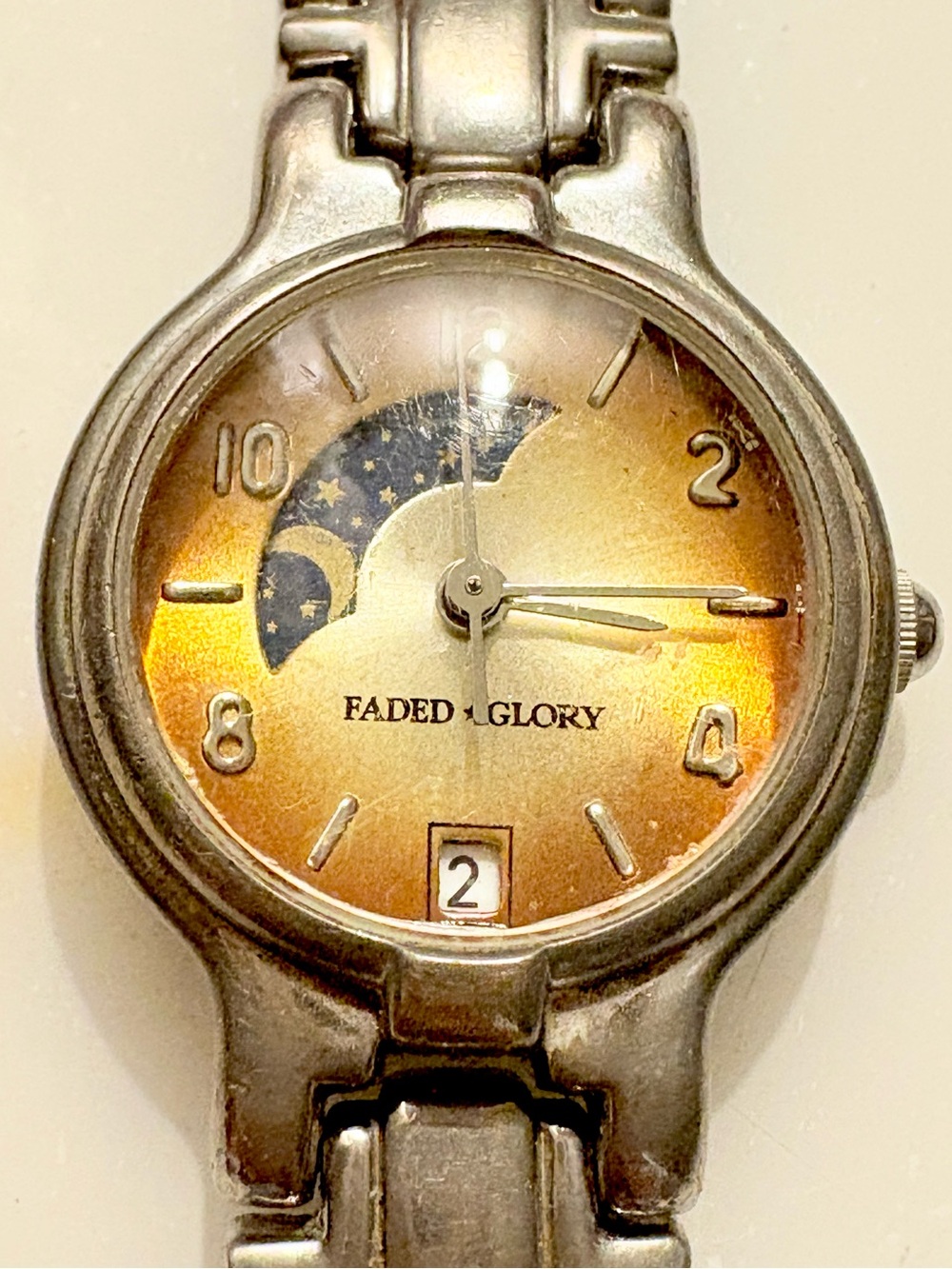 Faded Glory Analog
Quartz Watch Silver Tone Bracelet Gold Dial Date Moon Phase